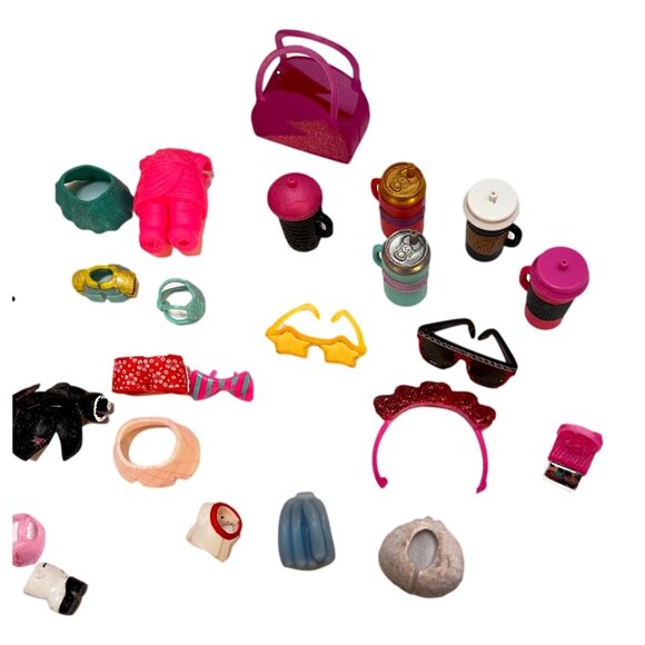 OMG LOL Doll Fashion Accessories 30 pieces Glasses Cups Purses Clothing - Picture 3 of 3